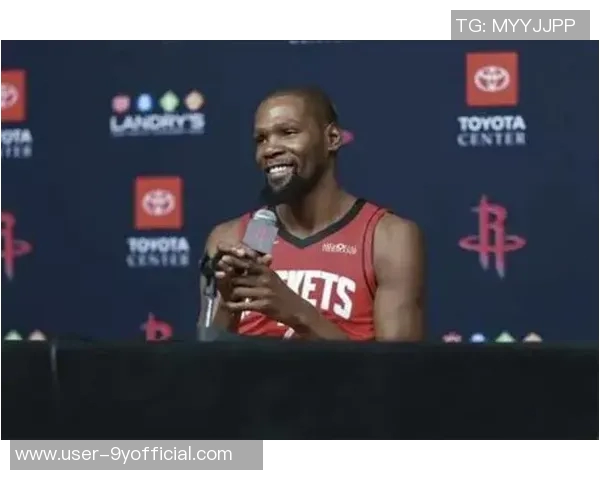 杜兰特分享绝杀瞬间助教罗伊艾维替补席惊呆表情引热议