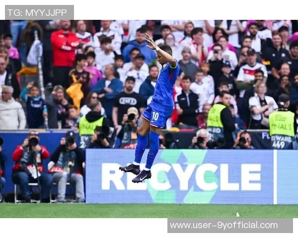 小麦进球后模仿姆巴佩庆祝动作却因微小越位被判无效