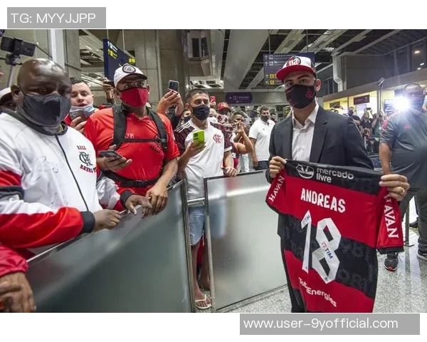 法兰克福积极推动免签引进埃因霍温18岁边锋阿约代莱托马斯